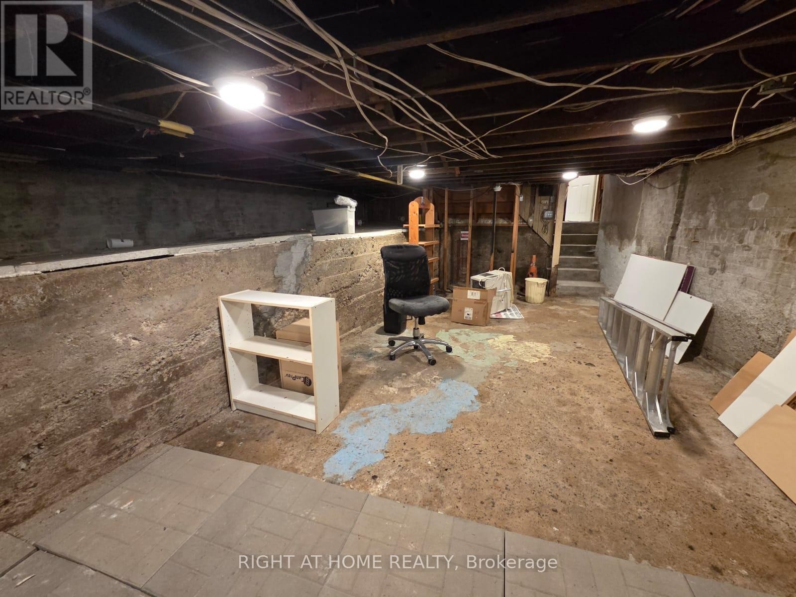 












453 CHURCH STREET

,
Toronto (Church-Yonge Corridor),




Ontario
M4Y2C5

