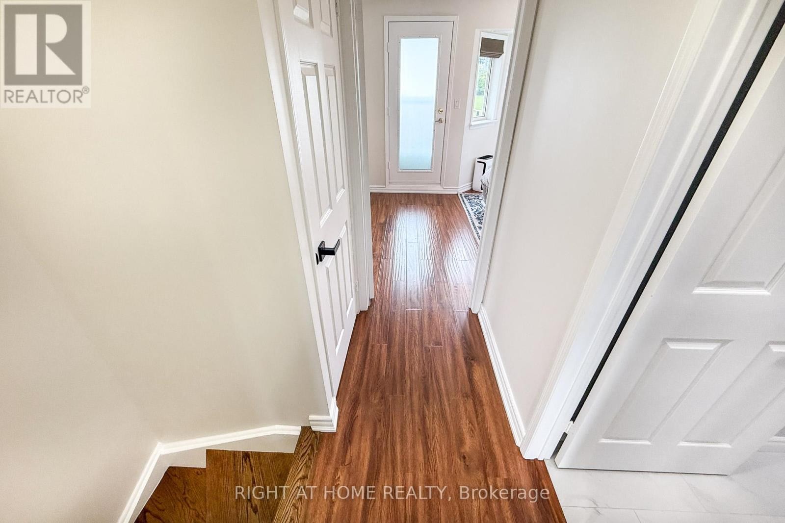 












32 - 988 SHEPPARD AVENUE W

,
Toronto (Bathurst Manor),




Ontario
M3H2T6

