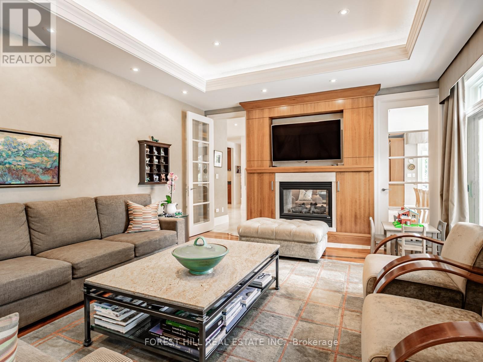 












7 CEDARWOOD AVENUE

,
Toronto (Bridle Path-Sunnybrook-York Mills),




Ontario
M2L1L7

