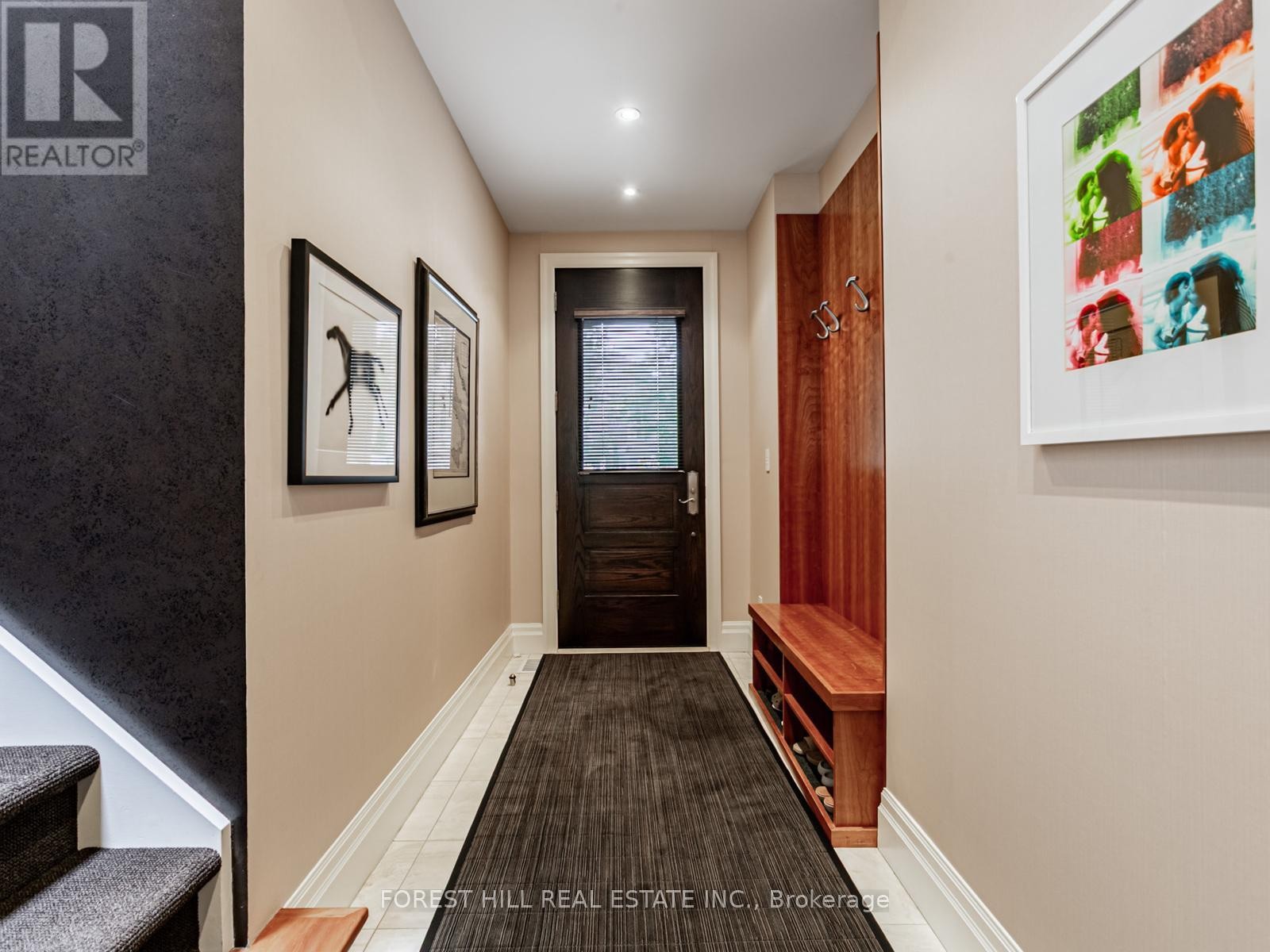 












7 CEDARWOOD AVENUE

,
Toronto (Bridle Path-Sunnybrook-York Mills),




Ontario
M2L1L7

