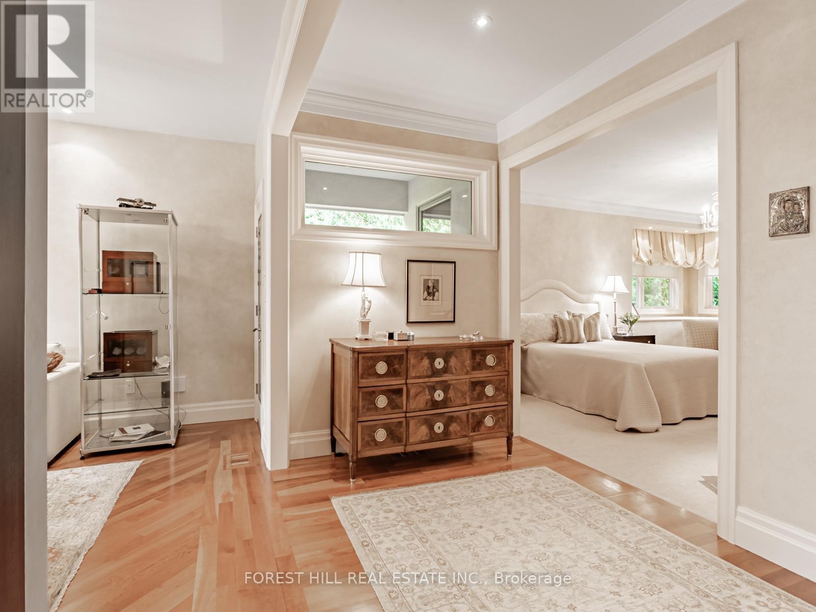 












7 CEDARWOOD AVENUE

,
Toronto (Bridle Path-Sunnybrook-York Mills),




Ontario
M2L1L7

