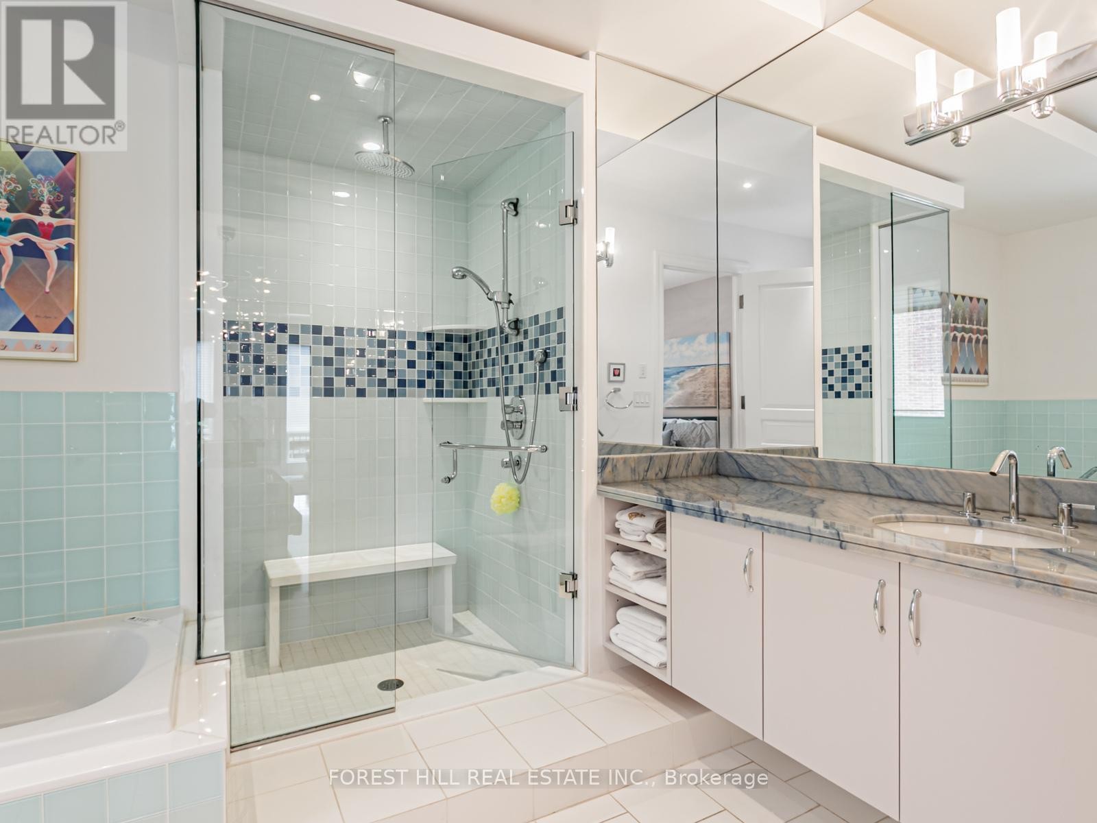 












7 CEDARWOOD AVENUE

,
Toronto (Bridle Path-Sunnybrook-York Mills),




Ontario
M2L1L7

