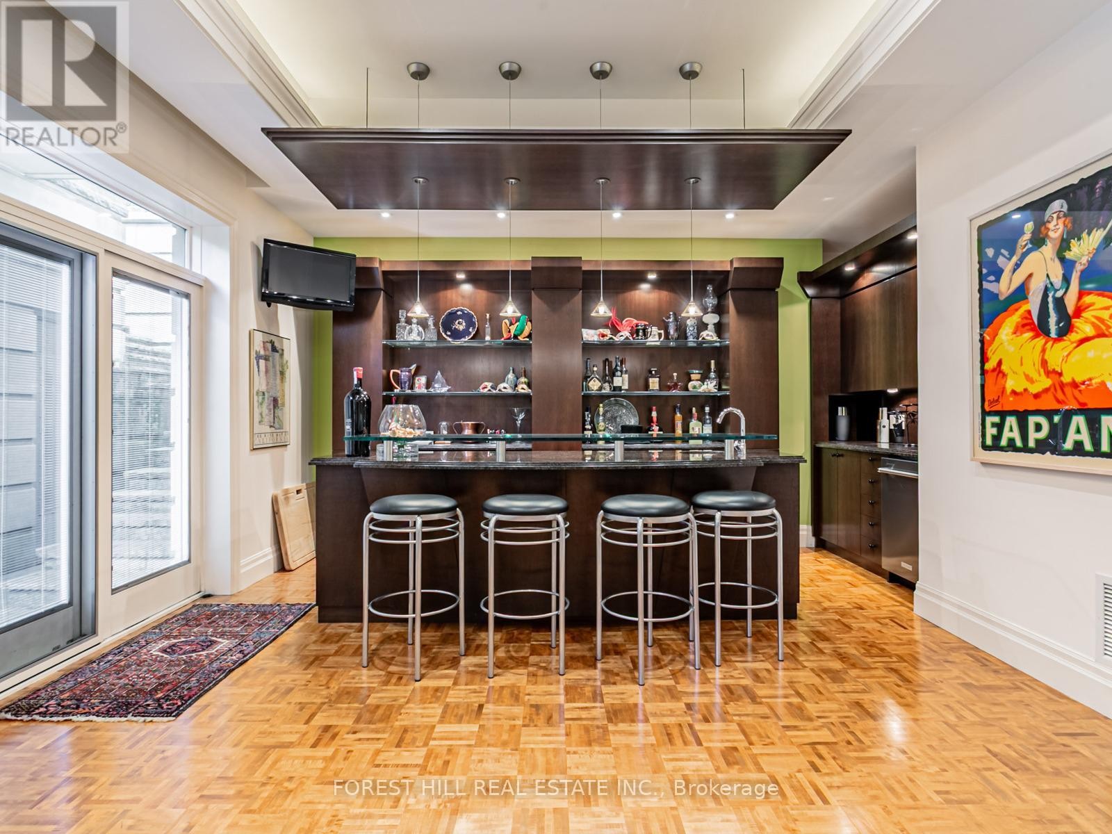 












7 CEDARWOOD AVENUE

,
Toronto (Bridle Path-Sunnybrook-York Mills),




Ontario
M2L1L7

