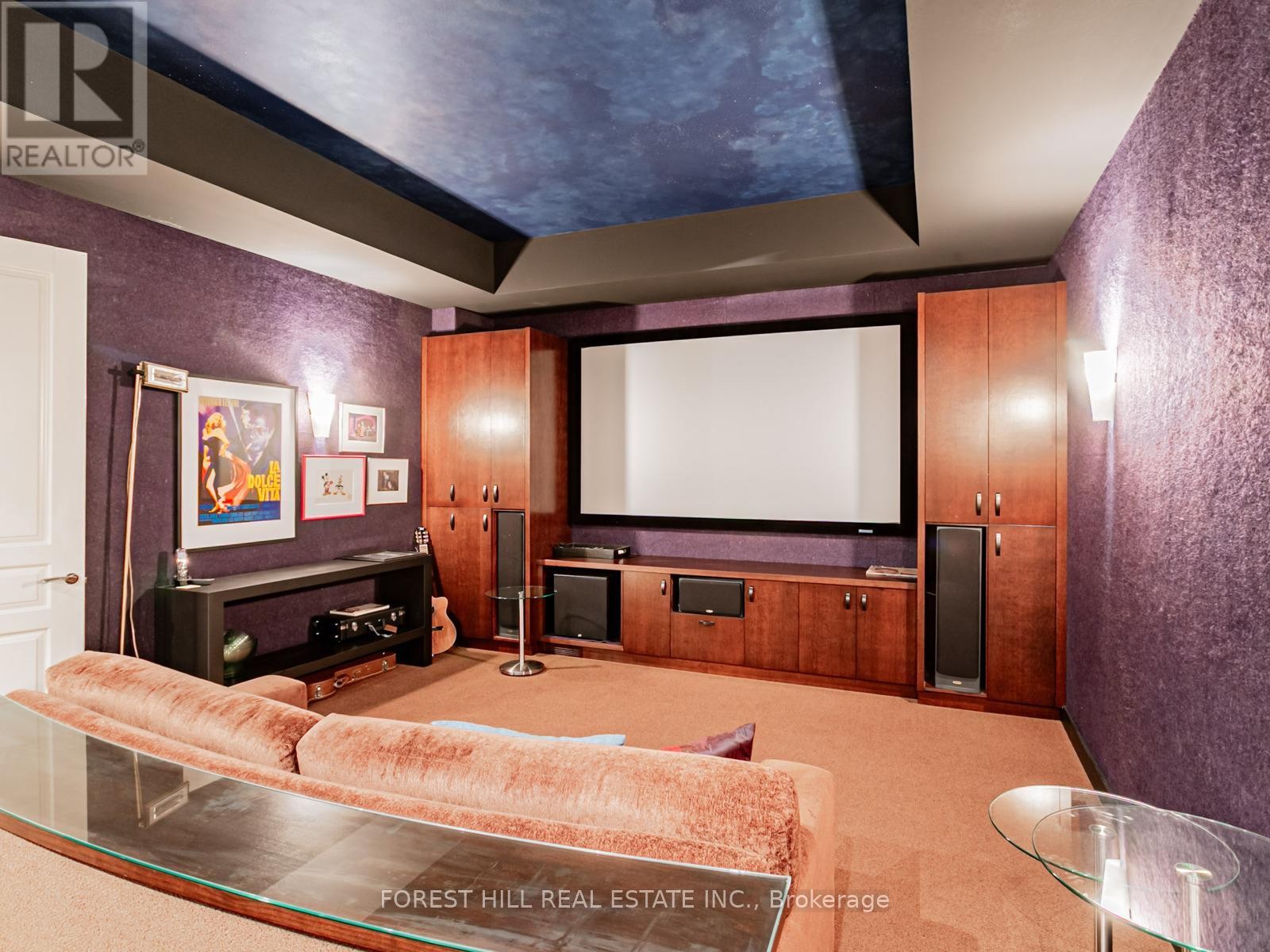 












7 CEDARWOOD AVENUE

,
Toronto (Bridle Path-Sunnybrook-York Mills),




Ontario
M2L1L7

