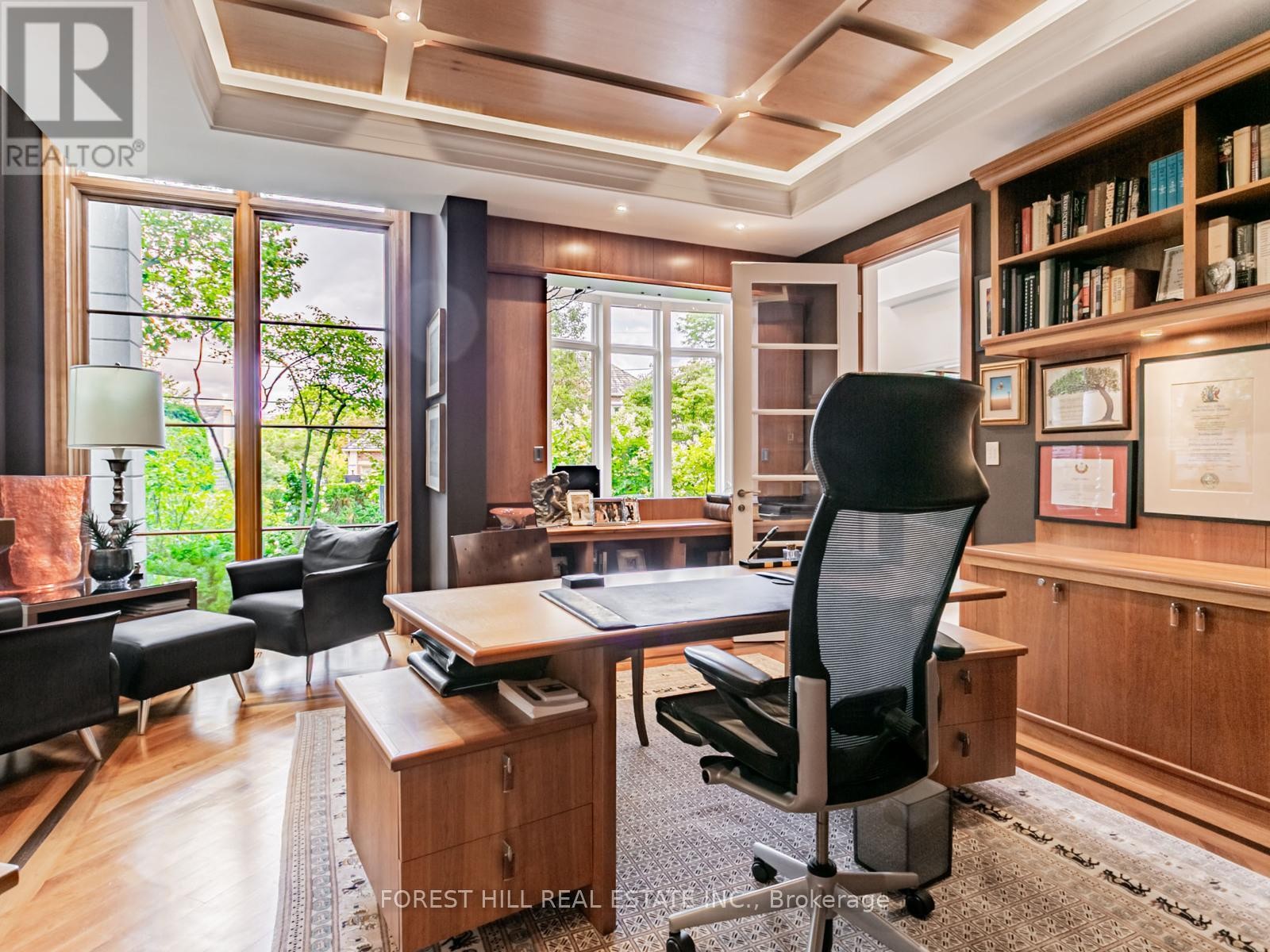 












7 CEDARWOOD AVENUE

,
Toronto (Bridle Path-Sunnybrook-York Mills),




Ontario
M2L1L7

