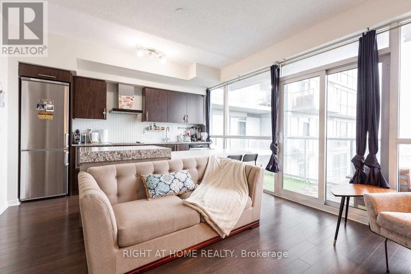 












1912 - 352 FRONT STREET W

,
Toronto (Waterfront Communities),




Ontario
M5V0K3

