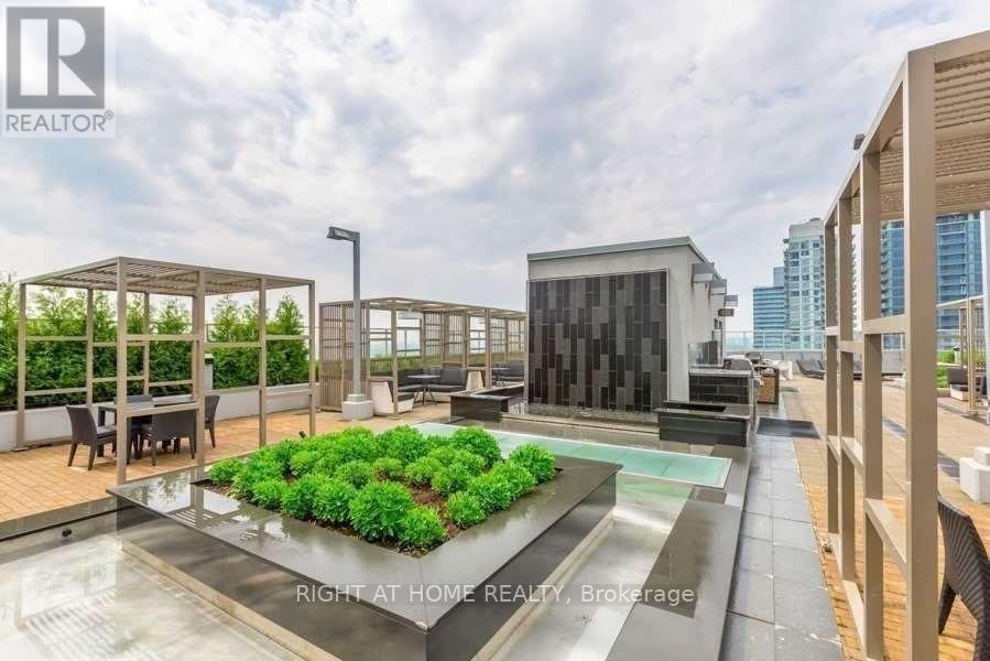 












1912 - 352 FRONT STREET W

,
Toronto (Waterfront Communities),




Ontario
M5V0K3

