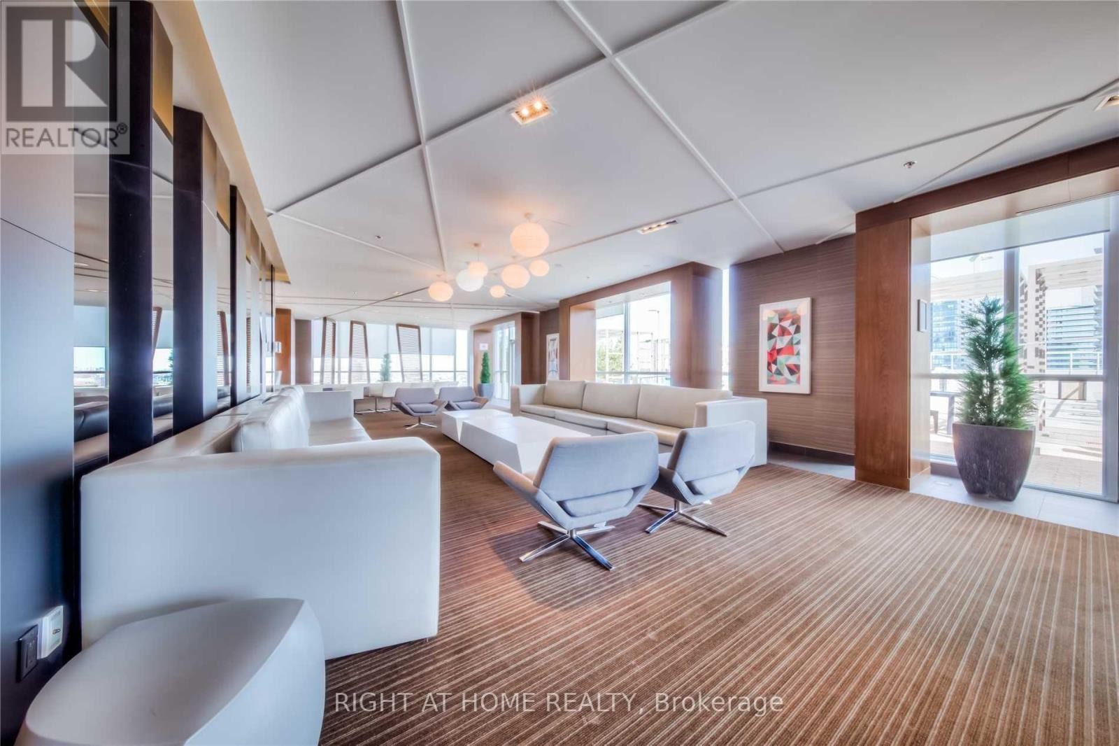 












1912 - 352 FRONT STREET W

,
Toronto (Waterfront Communities),




Ontario
M5V0K3

