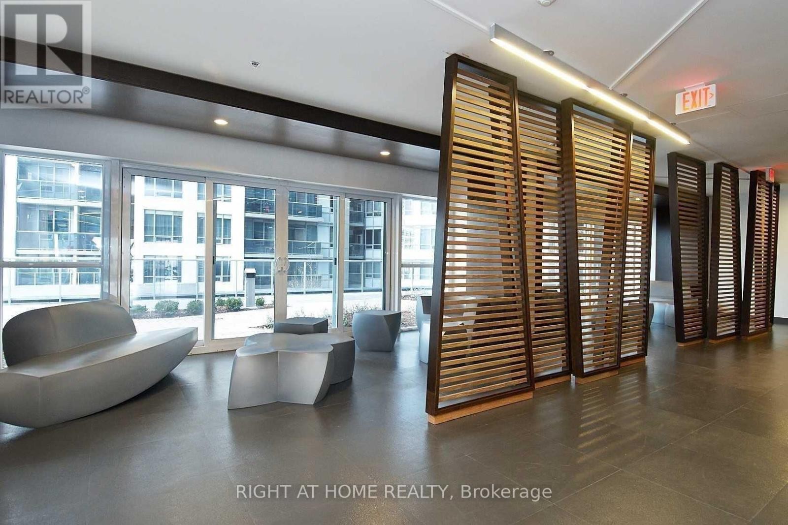 












1912 - 352 FRONT STREET W

,
Toronto (Waterfront Communities),




Ontario
M5V0K3

