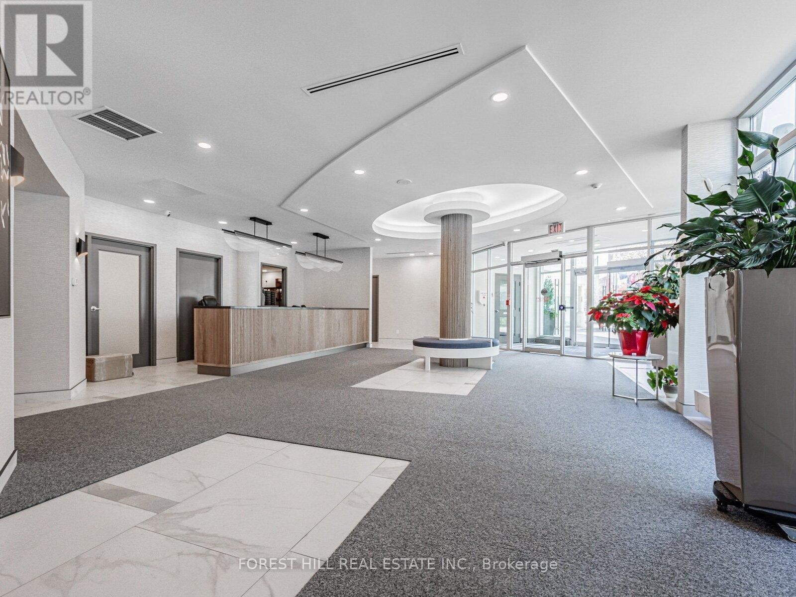 












606 - 600 QUEENS QUAY W

,
Toronto (Waterfront Communities),




Ontario
M5V3M3

