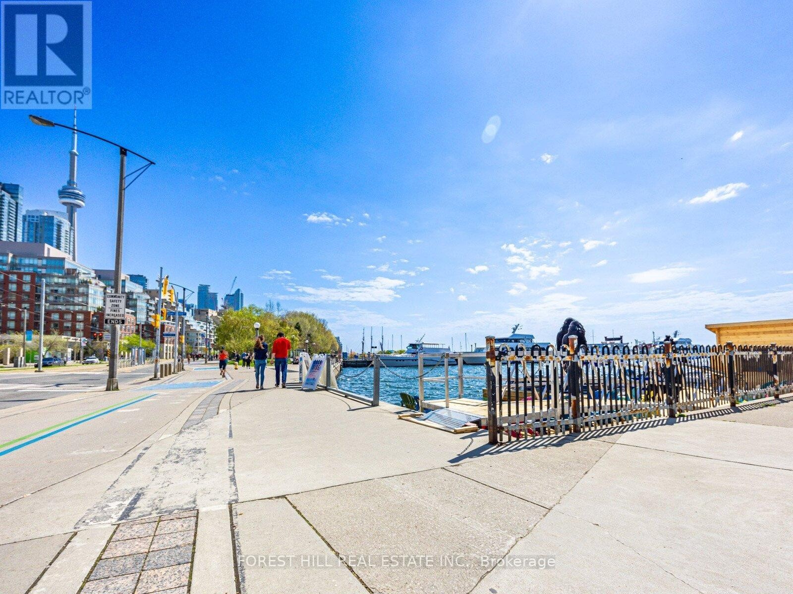 












606 - 600 QUEENS QUAY W

,
Toronto (Waterfront Communities),




Ontario
M5V3M3

