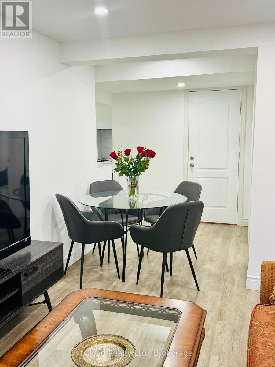 












(BASEMENT) - 33 GEMINI ROAD

,
Toronto (Bayview Woods-Steeles),




Ontario
M2K2G7

