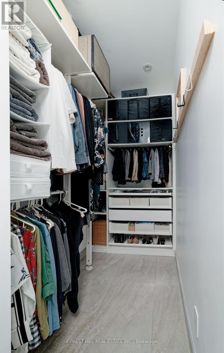 












809 - 1 MARKET STREET

,
Toronto (Waterfront Communities),




Ontario
M5E0A2

