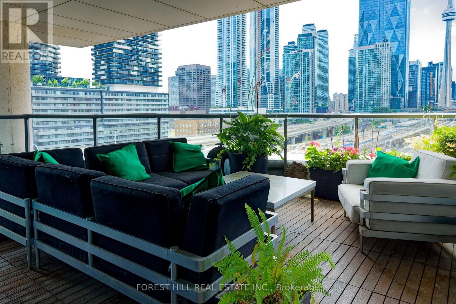 












809 - 1 MARKET STREET

,
Toronto (Waterfront Communities),




Ontario
M5E0A2

