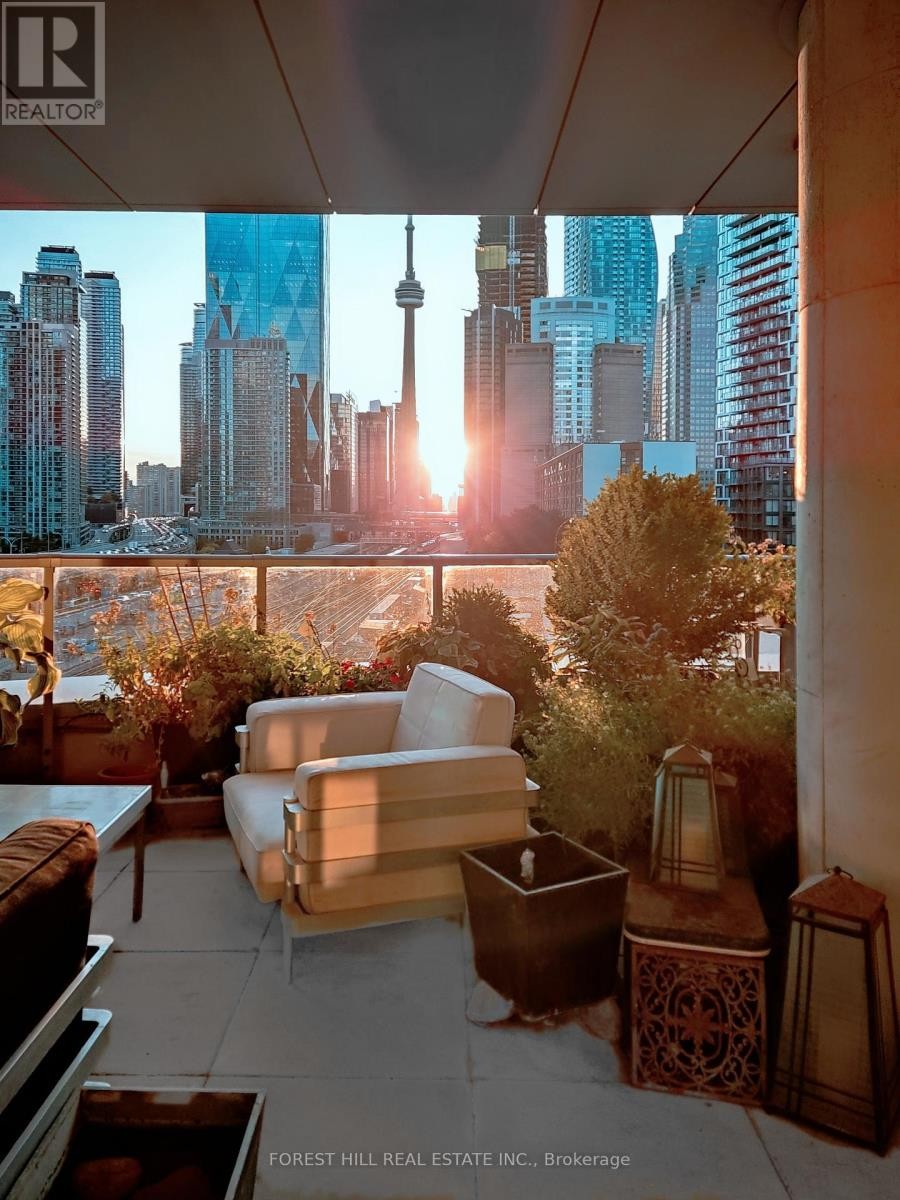 












809 - 1 MARKET STREET

,
Toronto (Waterfront Communities),




Ontario
M5E0A2

