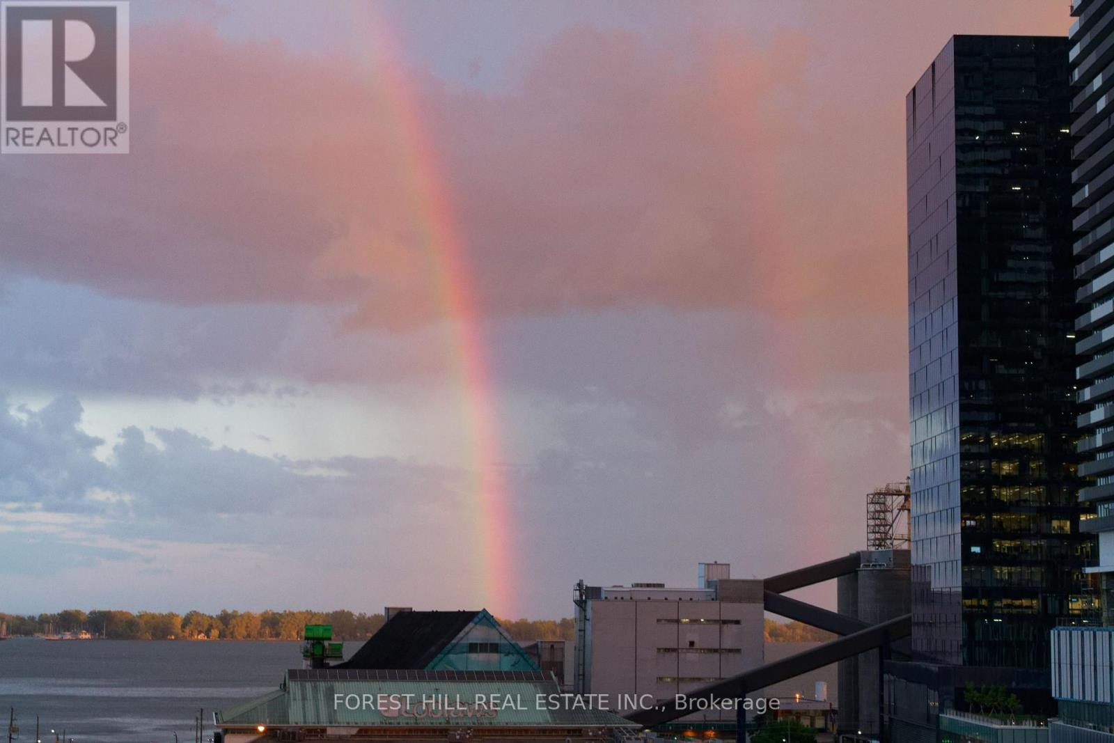 












809 - 1 MARKET STREET

,
Toronto (Waterfront Communities),




Ontario
M5E0A2

