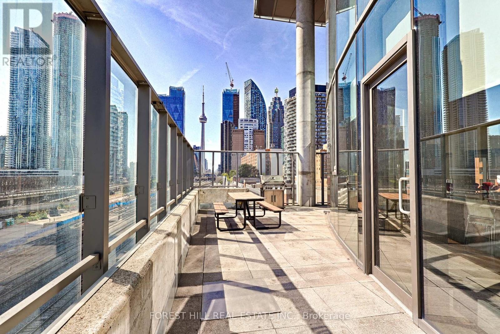 












809 - 1 MARKET STREET

,
Toronto (Waterfront Communities),




Ontario
M5E0A2

