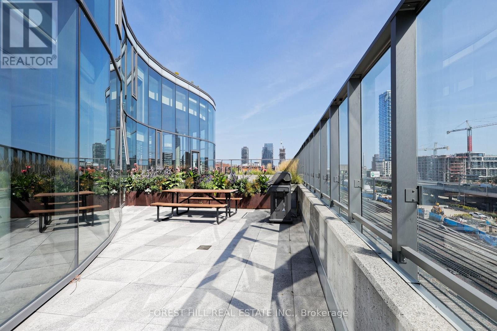 












809 - 1 MARKET STREET

,
Toronto (Waterfront Communities),




Ontario
M5E0A2

