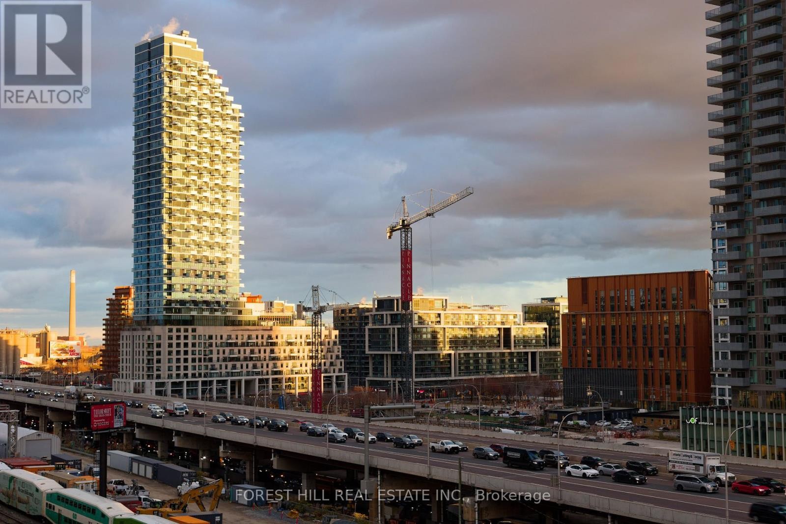 












809 - 1 MARKET STREET

,
Toronto (Waterfront Communities),




Ontario
M5E0A2

