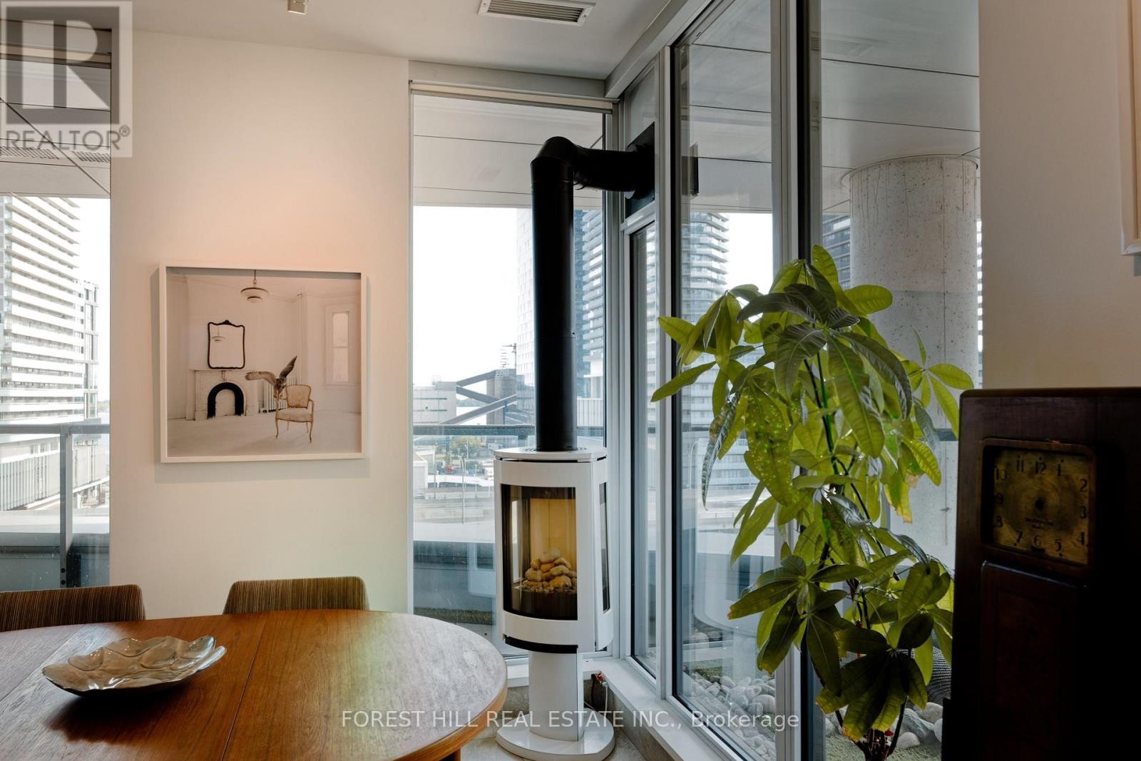 












809 - 1 MARKET STREET

,
Toronto (Waterfront Communities),




Ontario
M5E0A2

