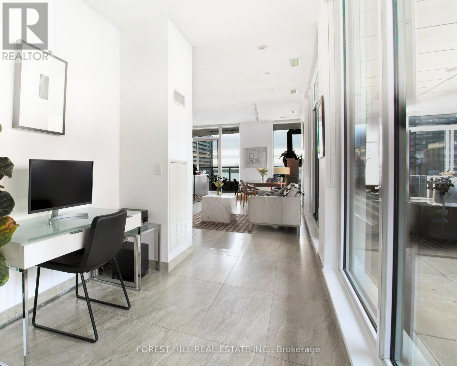 












809 - 1 MARKET STREET

,
Toronto (Waterfront Communities),




Ontario
M5E0A2

