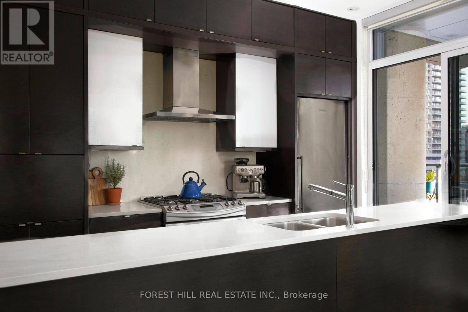 












809 - 1 MARKET STREET

,
Toronto (Waterfront Communities),




Ontario
M5E0A2

