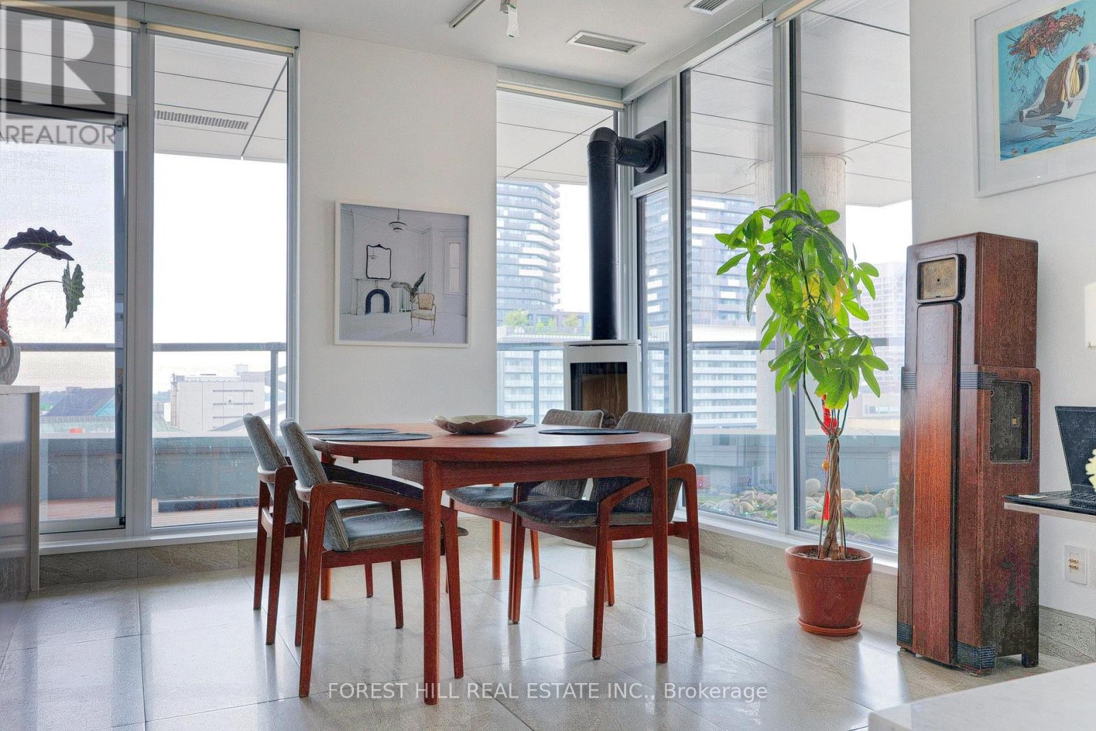 












809 - 1 MARKET STREET

,
Toronto (Waterfront Communities),




Ontario
M5E0A2

