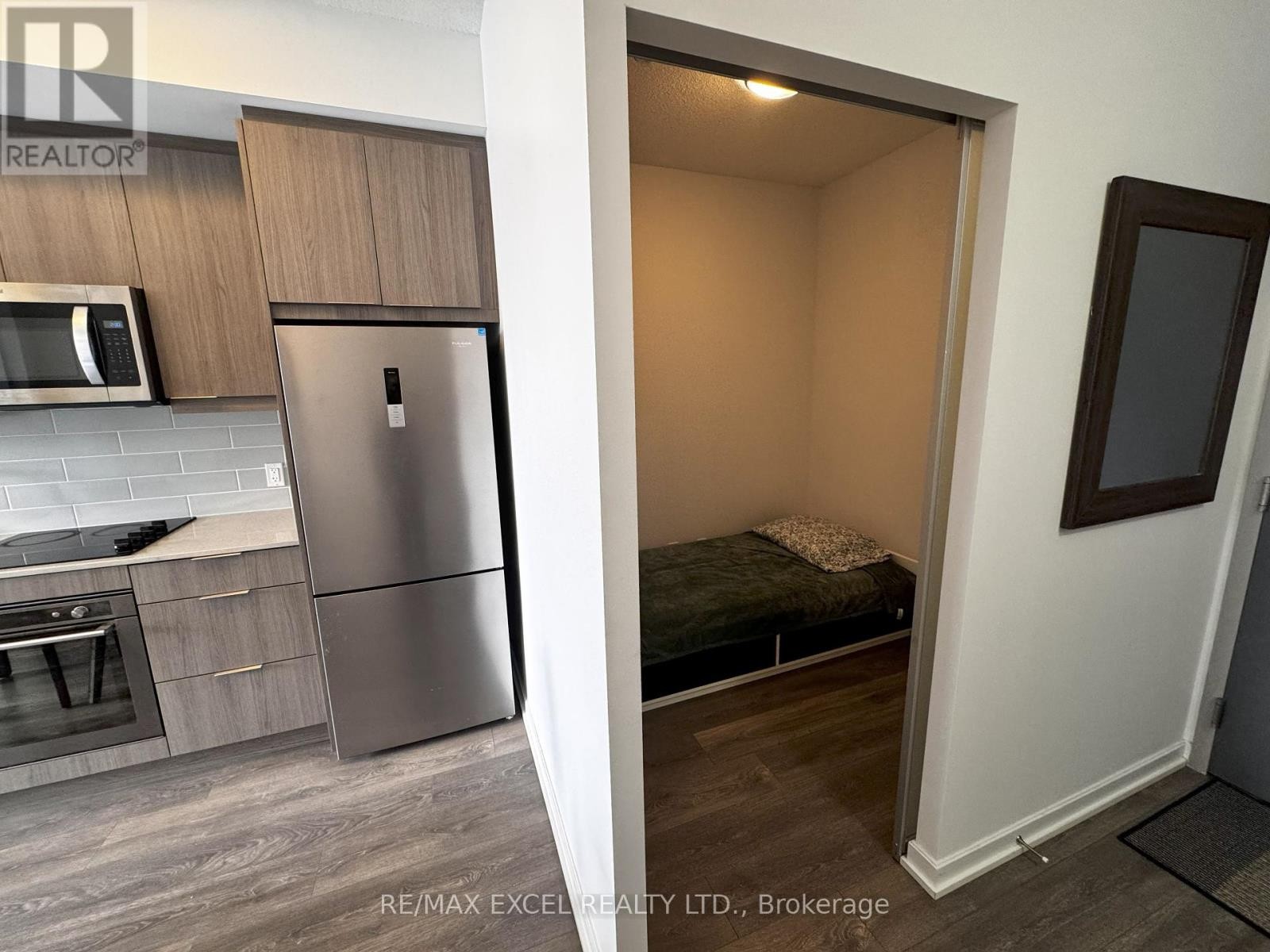 












A03 - 36 FOREST MANOR ROAD

,
Toronto (Henry Farm),




Ontario
M2J1M5

