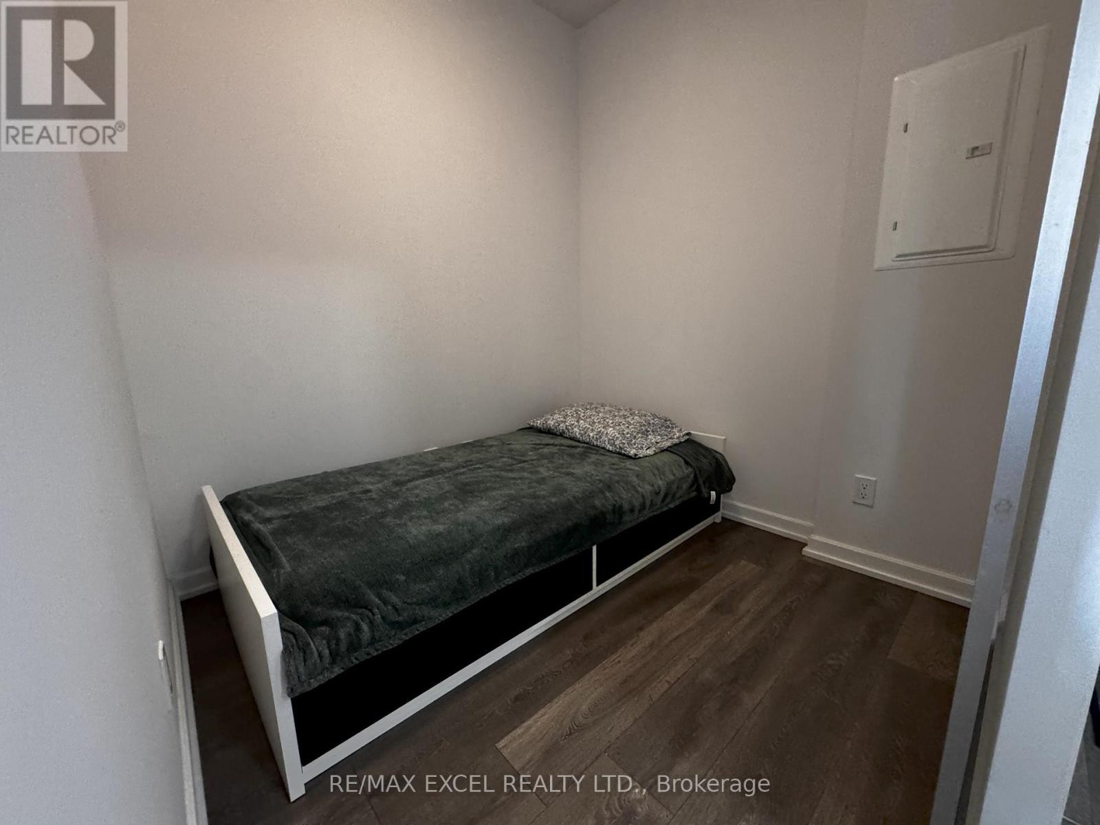 












A03 - 36 FOREST MANOR ROAD

,
Toronto (Henry Farm),




Ontario
M2J1M5

