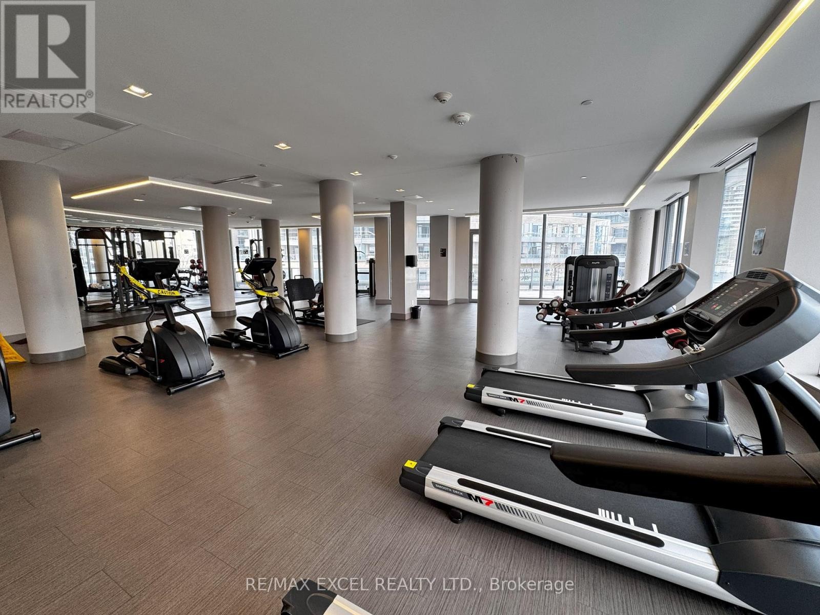 












A03 - 36 FOREST MANOR ROAD

,
Toronto (Henry Farm),




Ontario
M2J1M5

