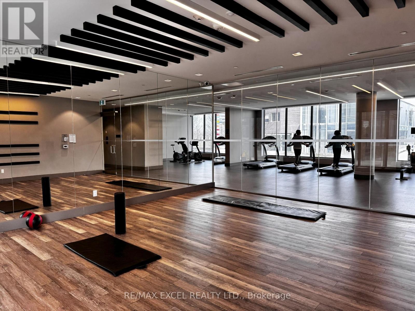 












A03 - 36 FOREST MANOR ROAD

,
Toronto (Henry Farm),




Ontario
M2J1M5

