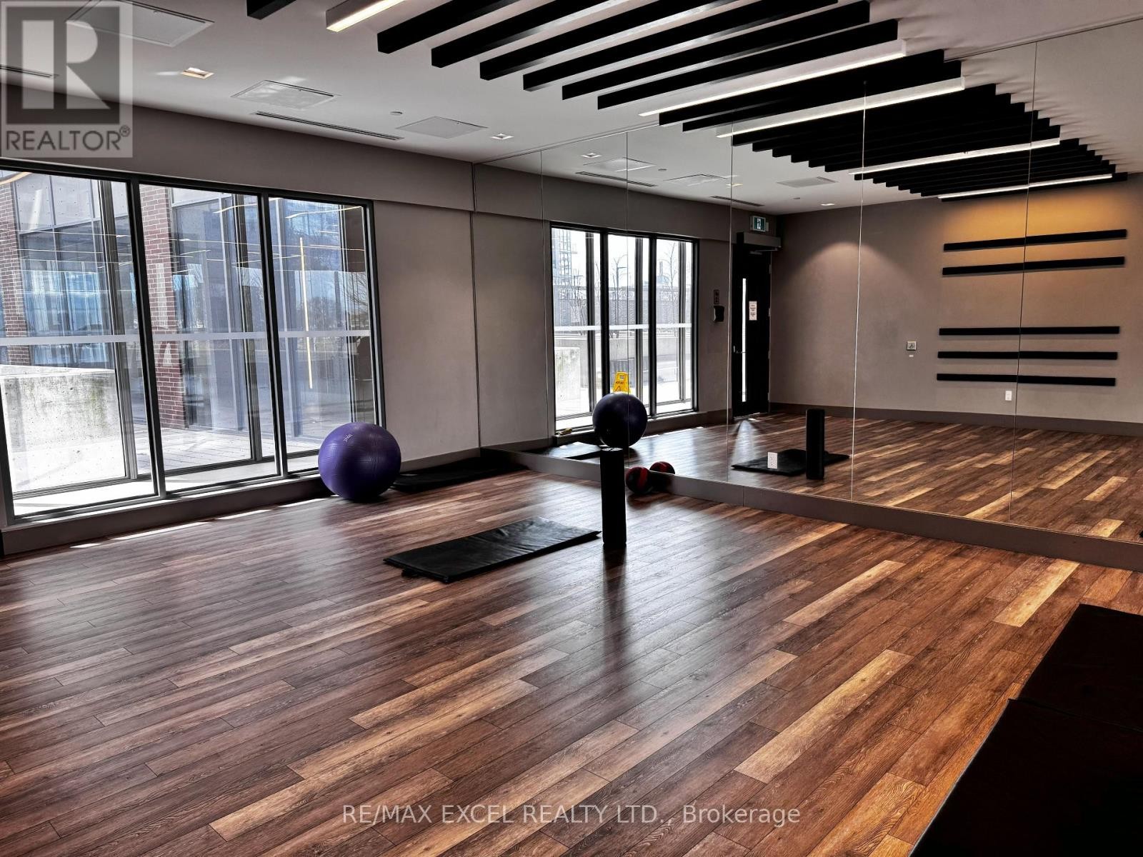 












A03 - 36 FOREST MANOR ROAD

,
Toronto (Henry Farm),




Ontario
M2J1M5

