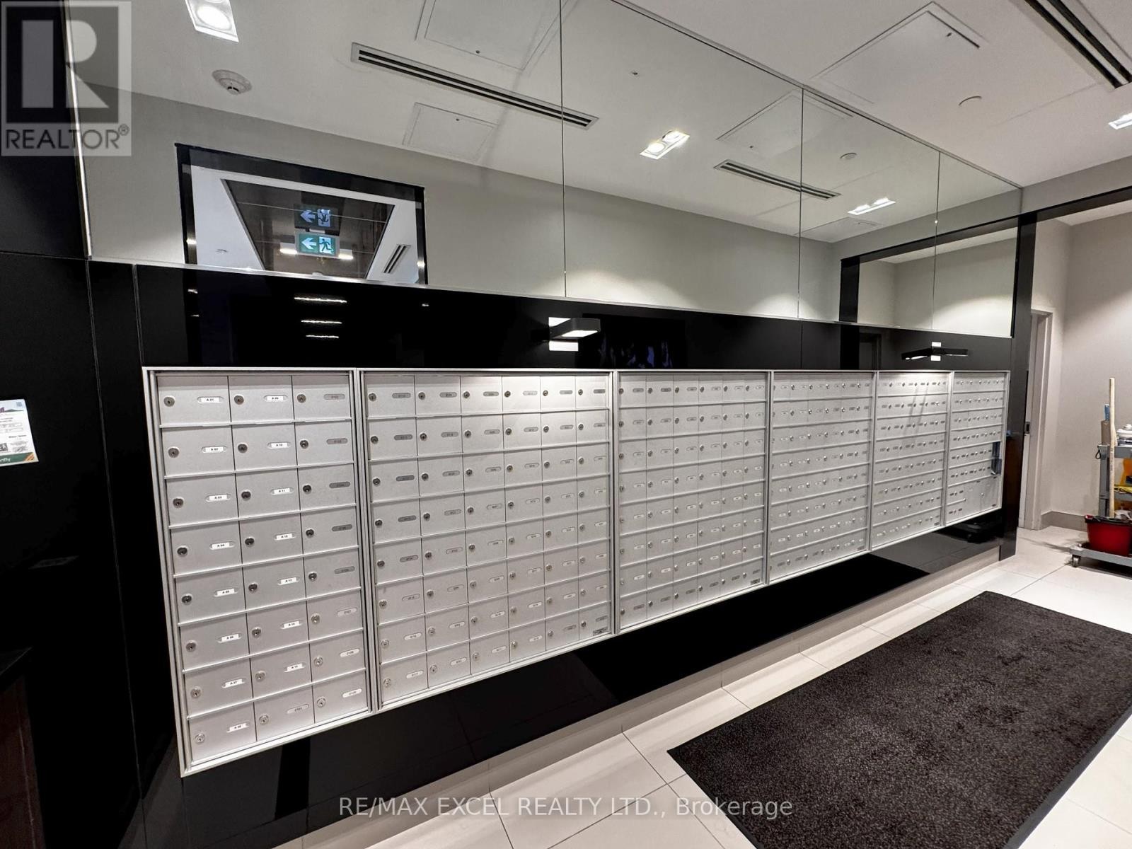 












A03 - 36 FOREST MANOR ROAD

,
Toronto (Henry Farm),




Ontario
M2J1M5

