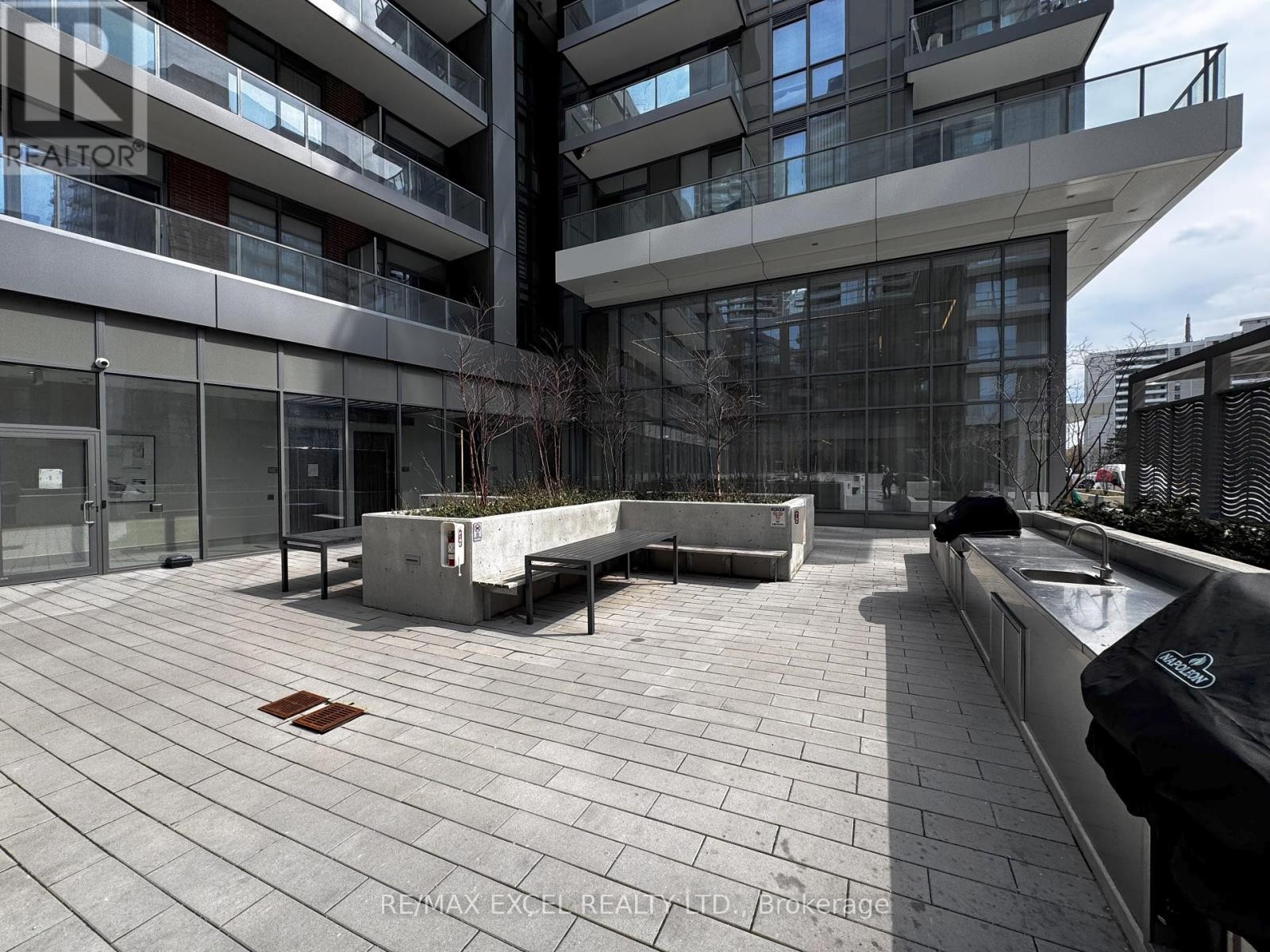 












A03 - 36 FOREST MANOR ROAD

,
Toronto (Henry Farm),




Ontario
M2J1M5

