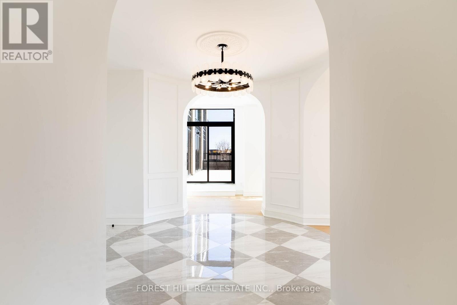 












6A - 2010 BATHURST STREET

,
Toronto (Humewood-Cedarvale),




Ontario
M5P0A8

