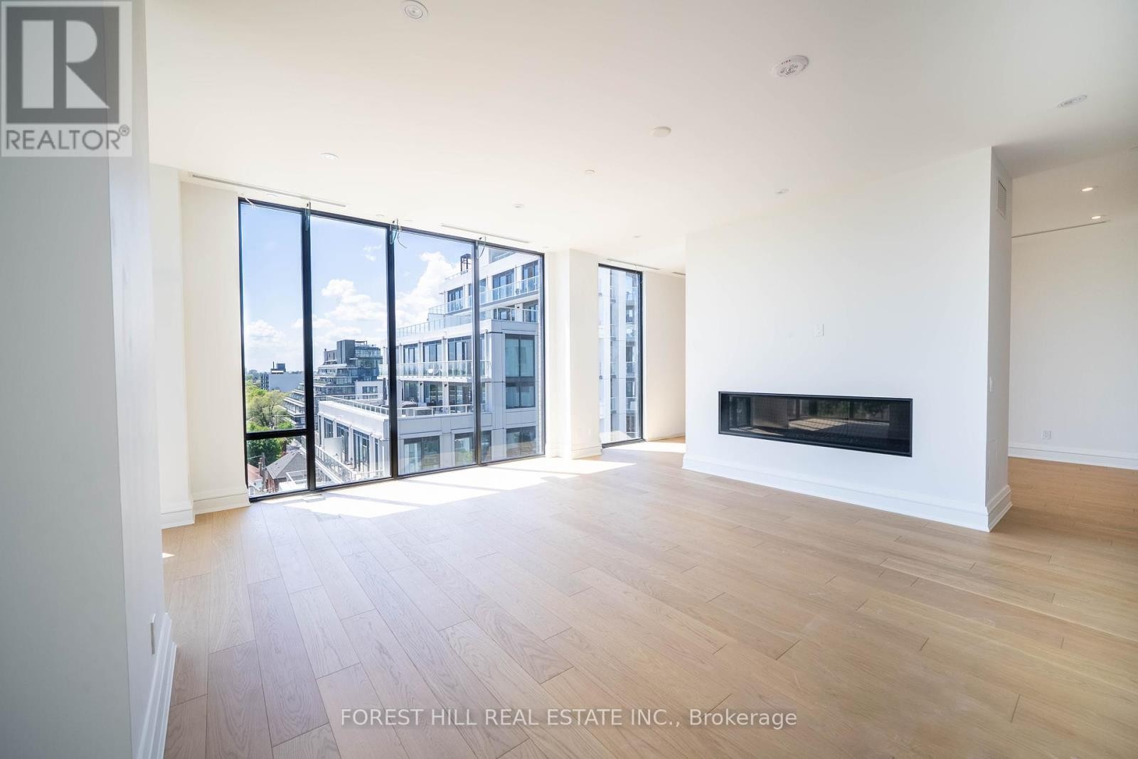 












6A - 2010 BATHURST STREET

,
Toronto (Humewood-Cedarvale),




Ontario
M5P0A8

