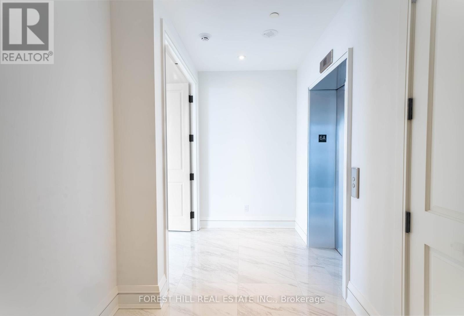 












6A - 2010 BATHURST STREET

,
Toronto (Humewood-Cedarvale),




Ontario
M5P0A8

