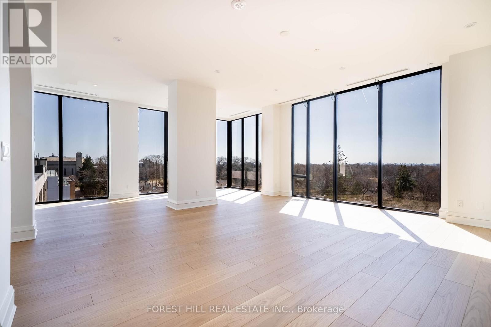 












6A - 2010 BATHURST STREET

,
Toronto (Humewood-Cedarvale),




Ontario
M5P0A8

