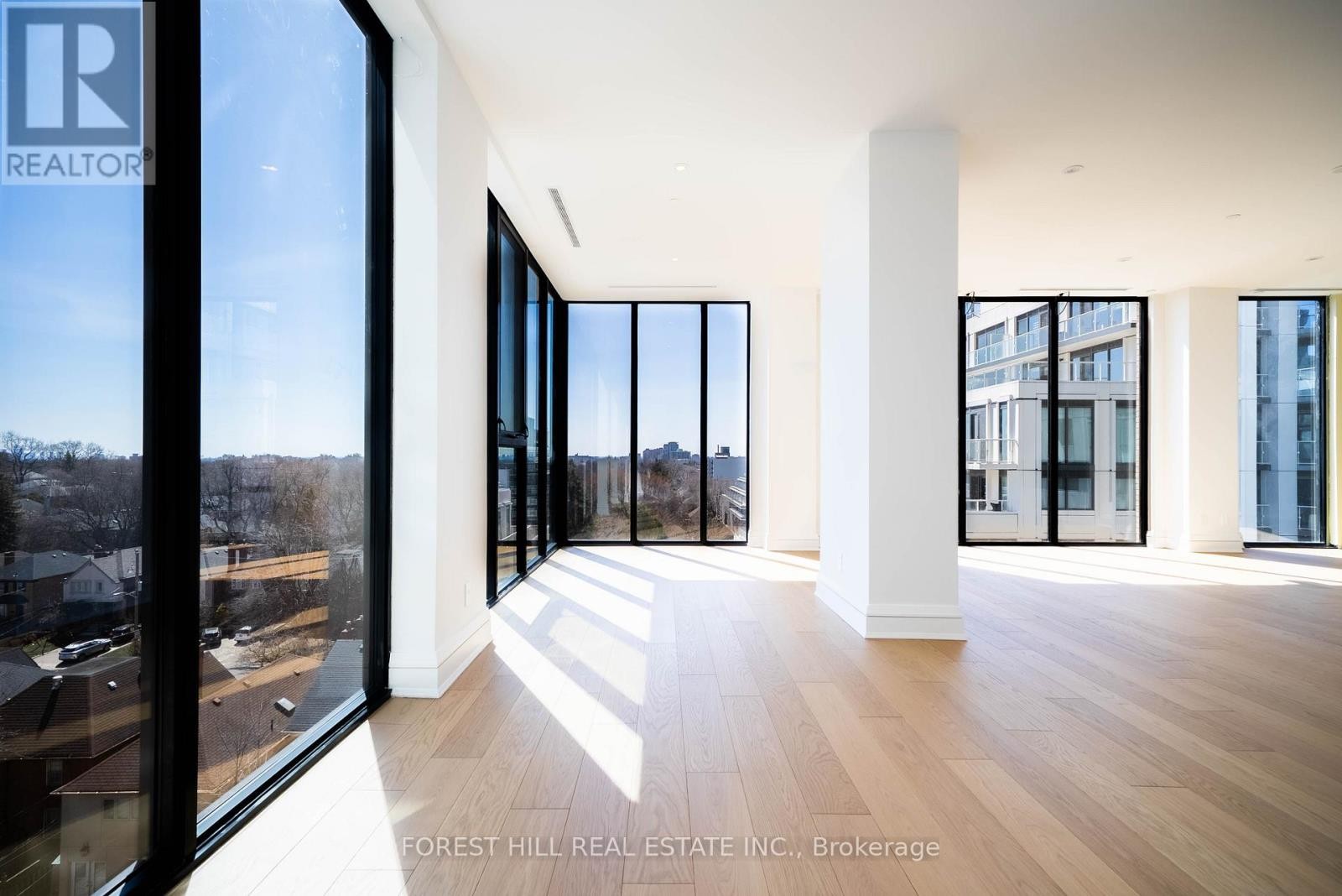 












6A - 2010 BATHURST STREET

,
Toronto (Humewood-Cedarvale),




Ontario
M5P0A8

