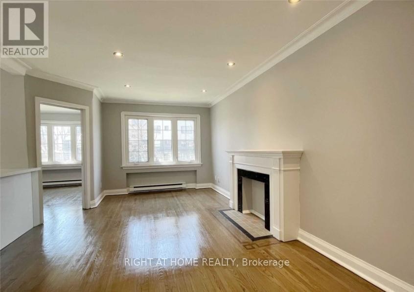 












1 - 1715 BATHURST STREET

,
Toronto (Forest Hill South),




Ontario
M5P3K4

