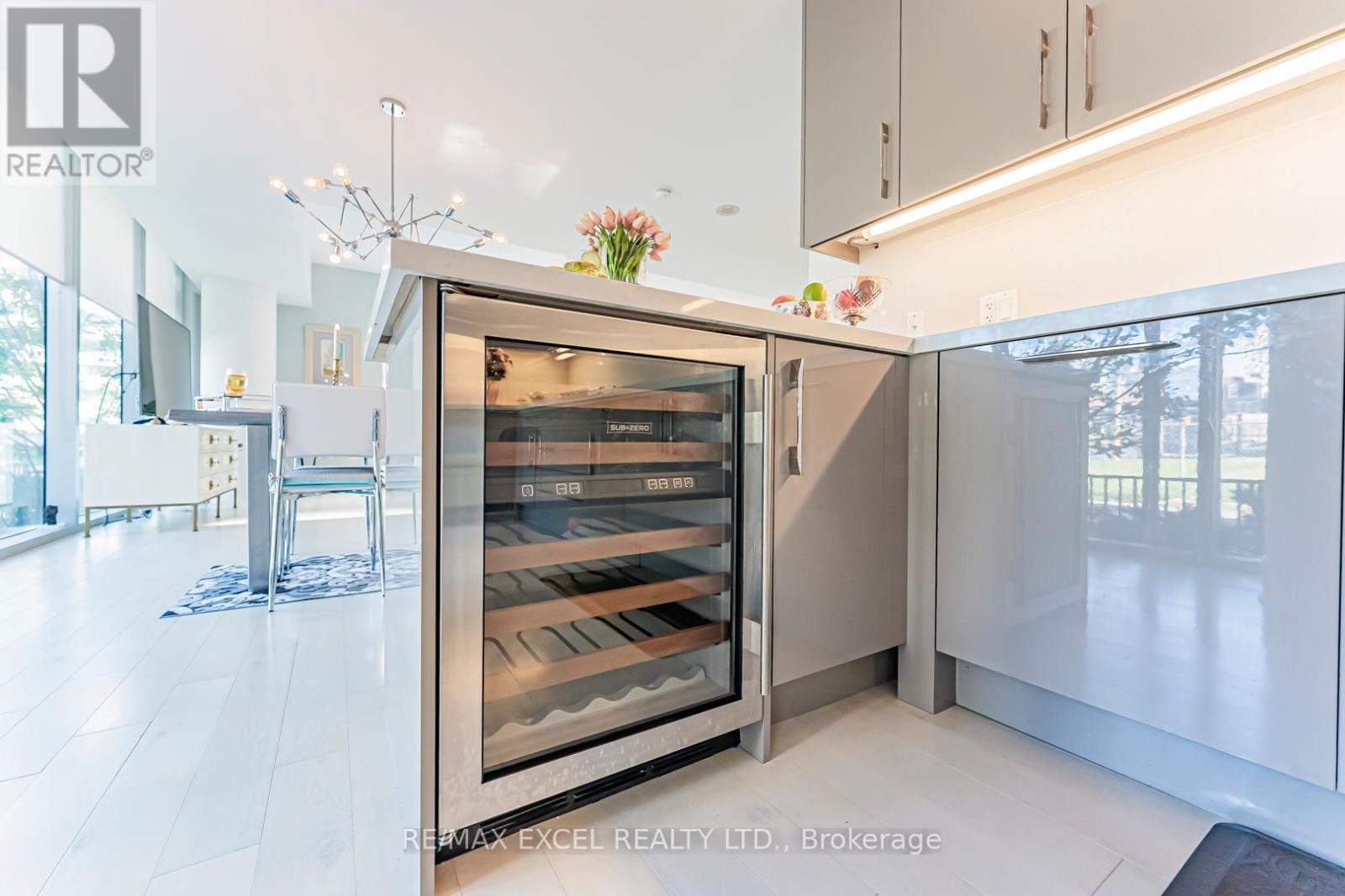 












TH127 - 29 QUEENS QUAY E

,
Toronto (Waterfront Communities),




Ontario
M5E0A4

