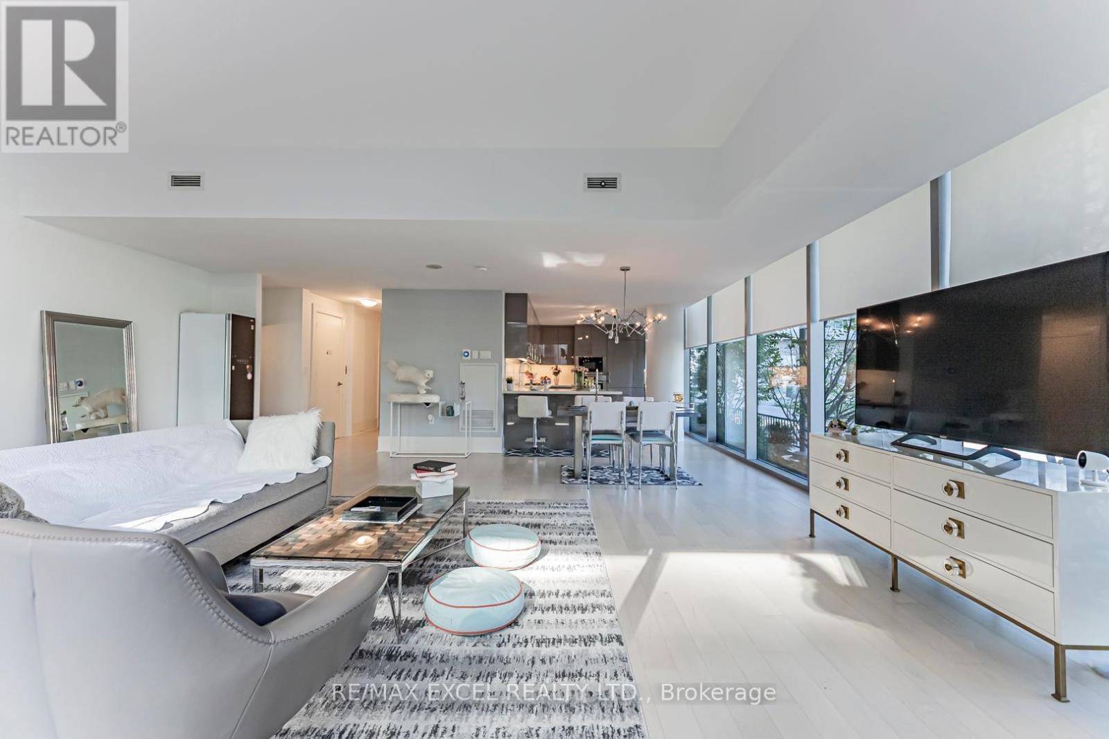 












TH127 - 29 QUEENS QUAY E

,
Toronto (Waterfront Communities),




Ontario
M5E0A4

