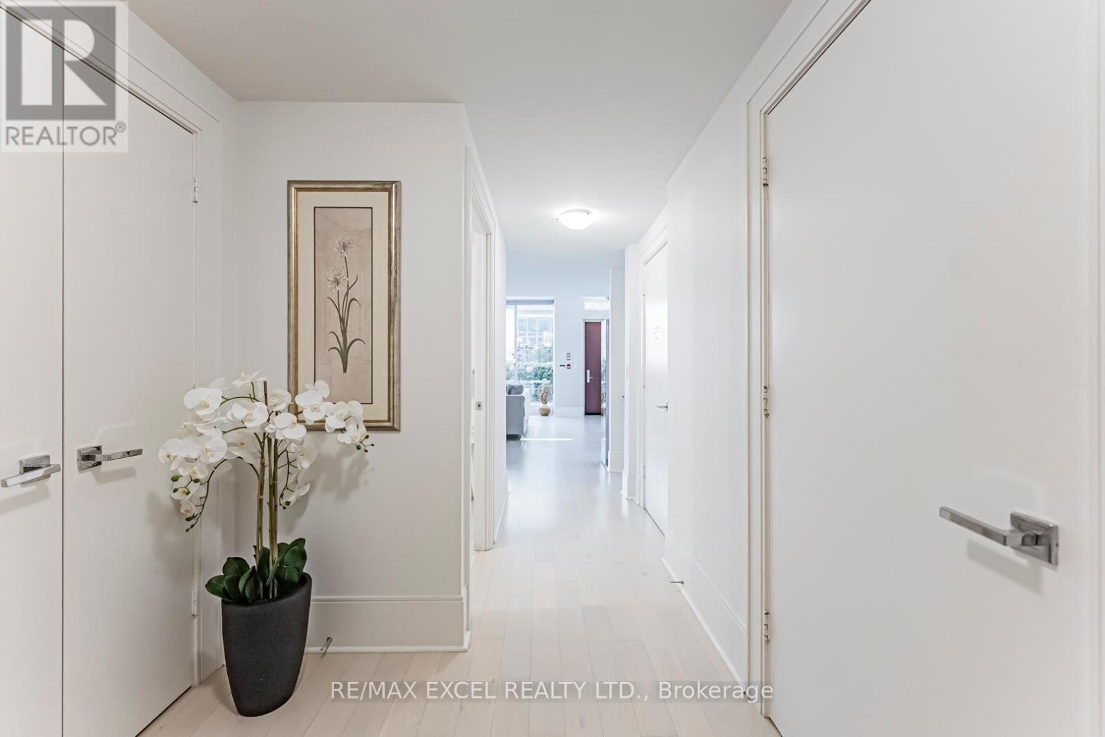 












TH127 - 29 QUEENS QUAY E

,
Toronto (Waterfront Communities),




Ontario
M5E0A4

