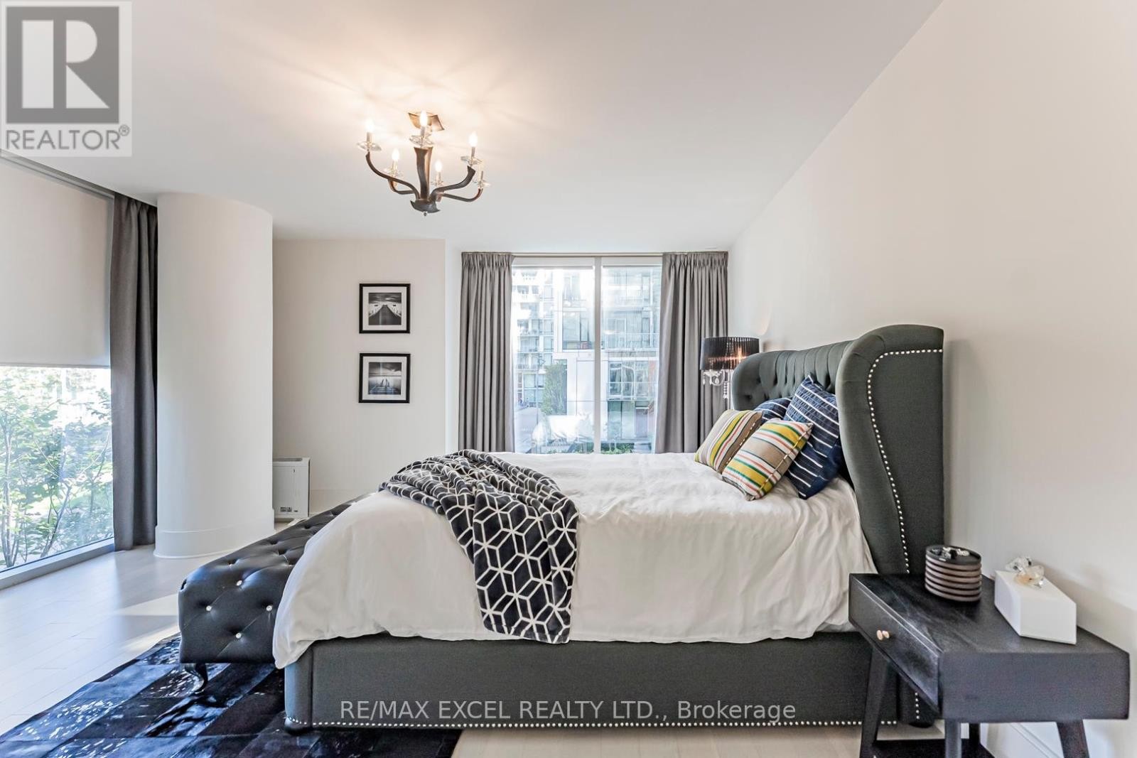 












TH127 - 29 QUEENS QUAY E

,
Toronto (Waterfront Communities),




Ontario
M5E0A4

