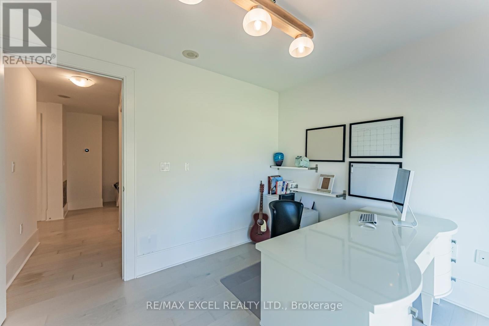 












TH127 - 29 QUEENS QUAY E

,
Toronto (Waterfront Communities),




Ontario
M5E0A4

