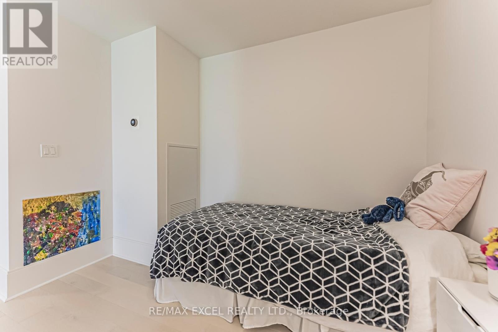 












TH127 - 29 QUEENS QUAY E

,
Toronto (Waterfront Communities),




Ontario
M5E0A4

