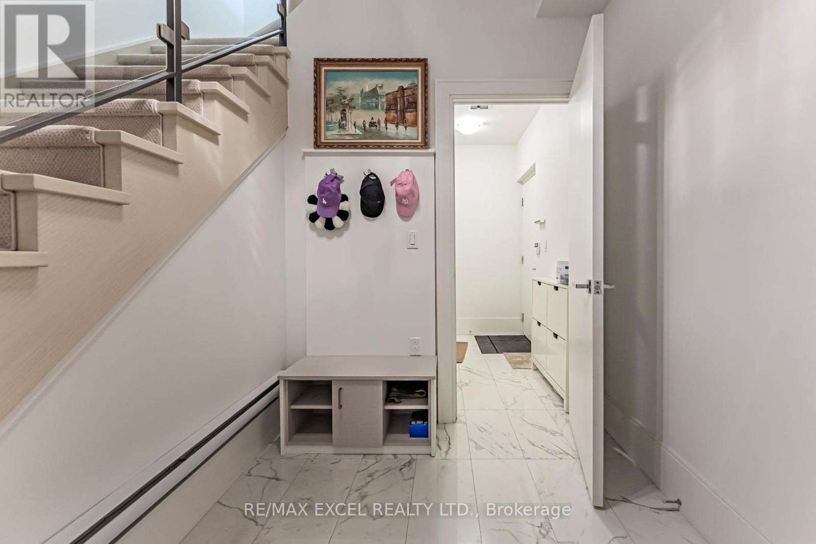 












TH127 - 29 QUEENS QUAY E

,
Toronto (Waterfront Communities),




Ontario
M5E0A4

