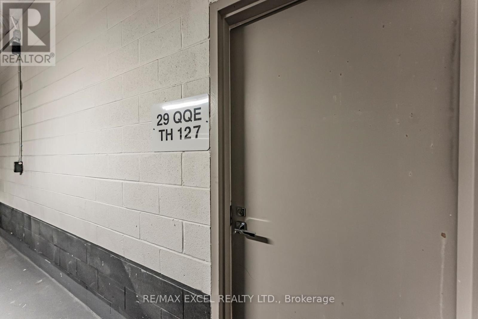 












TH127 - 29 QUEENS QUAY E

,
Toronto (Waterfront Communities),




Ontario
M5E0A4

