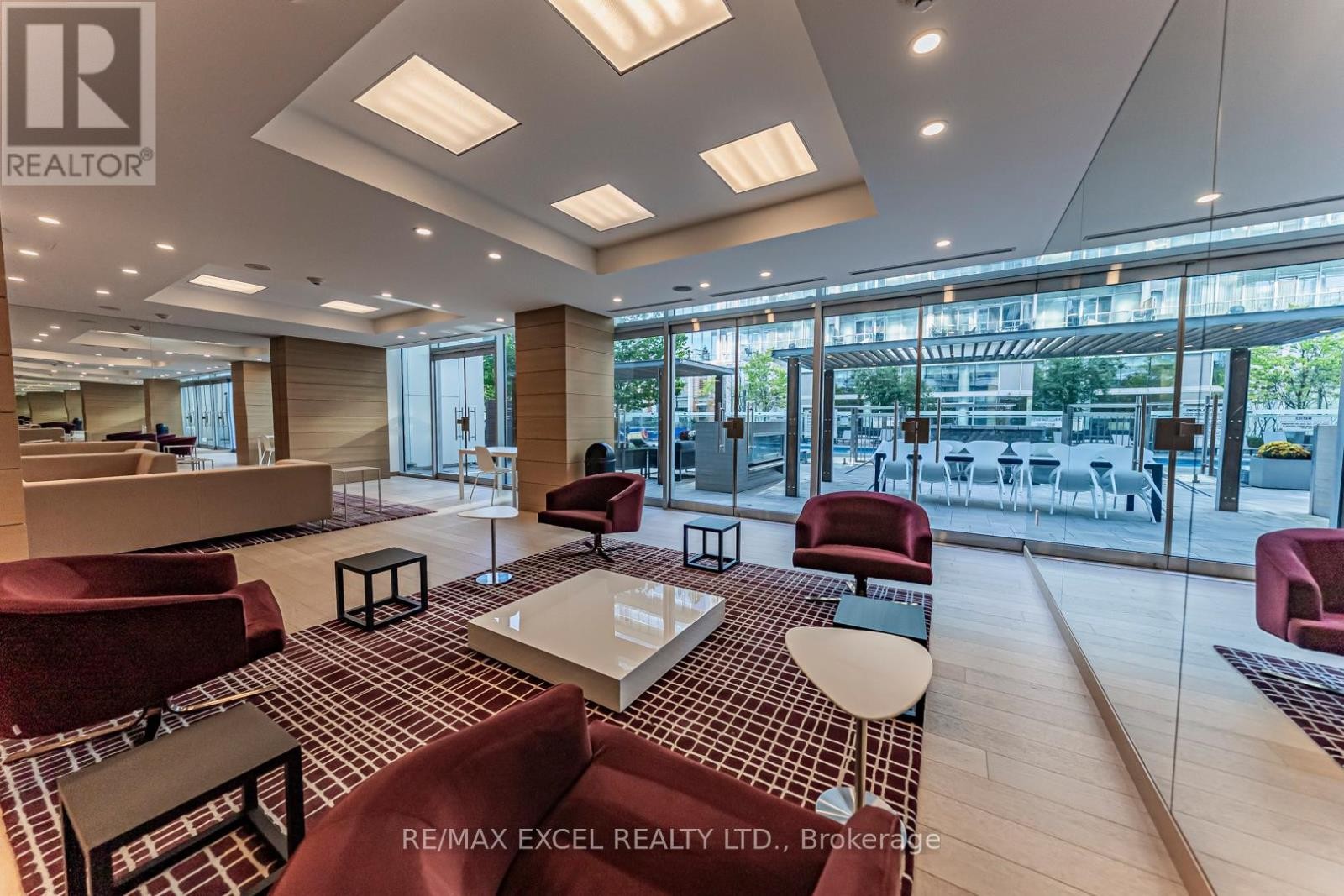 












TH127 - 29 QUEENS QUAY E

,
Toronto (Waterfront Communities),




Ontario
M5E0A4

