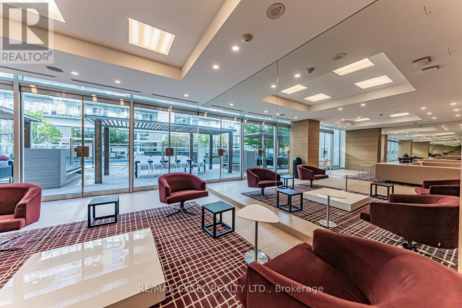 












TH127 - 29 QUEENS QUAY E

,
Toronto (Waterfront Communities),




Ontario
M5E0A4

